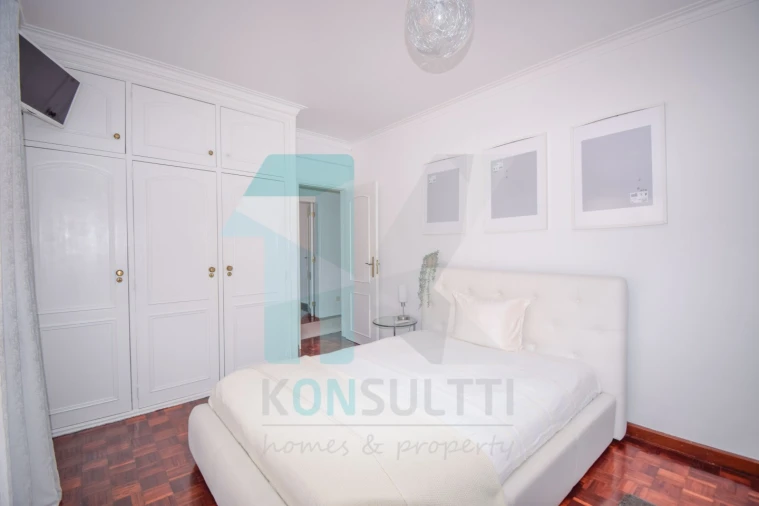 Moradia T5 para Venda em Carvoeira Foto 18