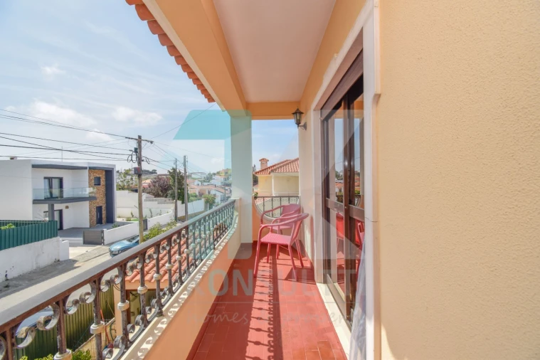 Moradia T5 para Venda em Carvoeira Foto 28