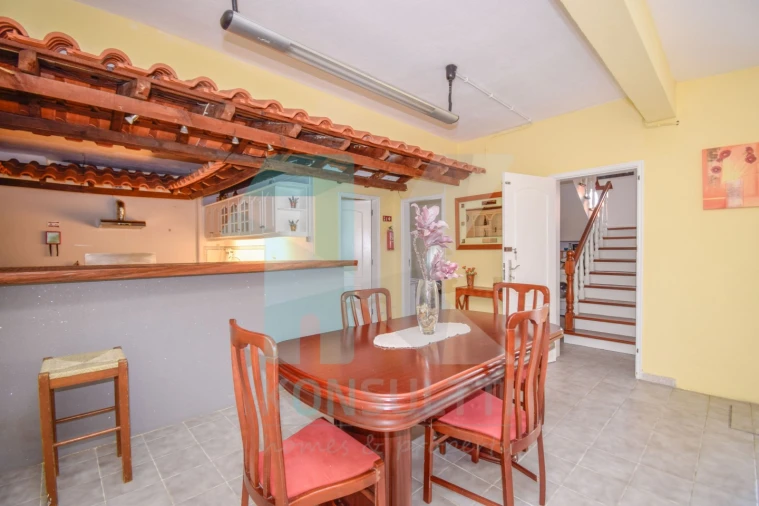 Moradia T5 para Venda em Carvoeira Foto 31