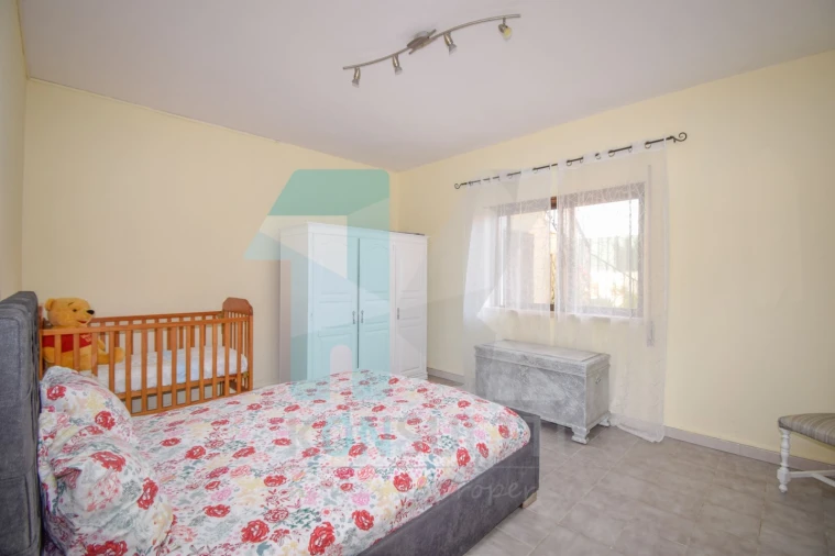 Moradia T5 para Venda em Carvoeira Foto 36