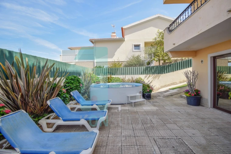 Moradia T5 para Venda em Carvoeira Foto 41