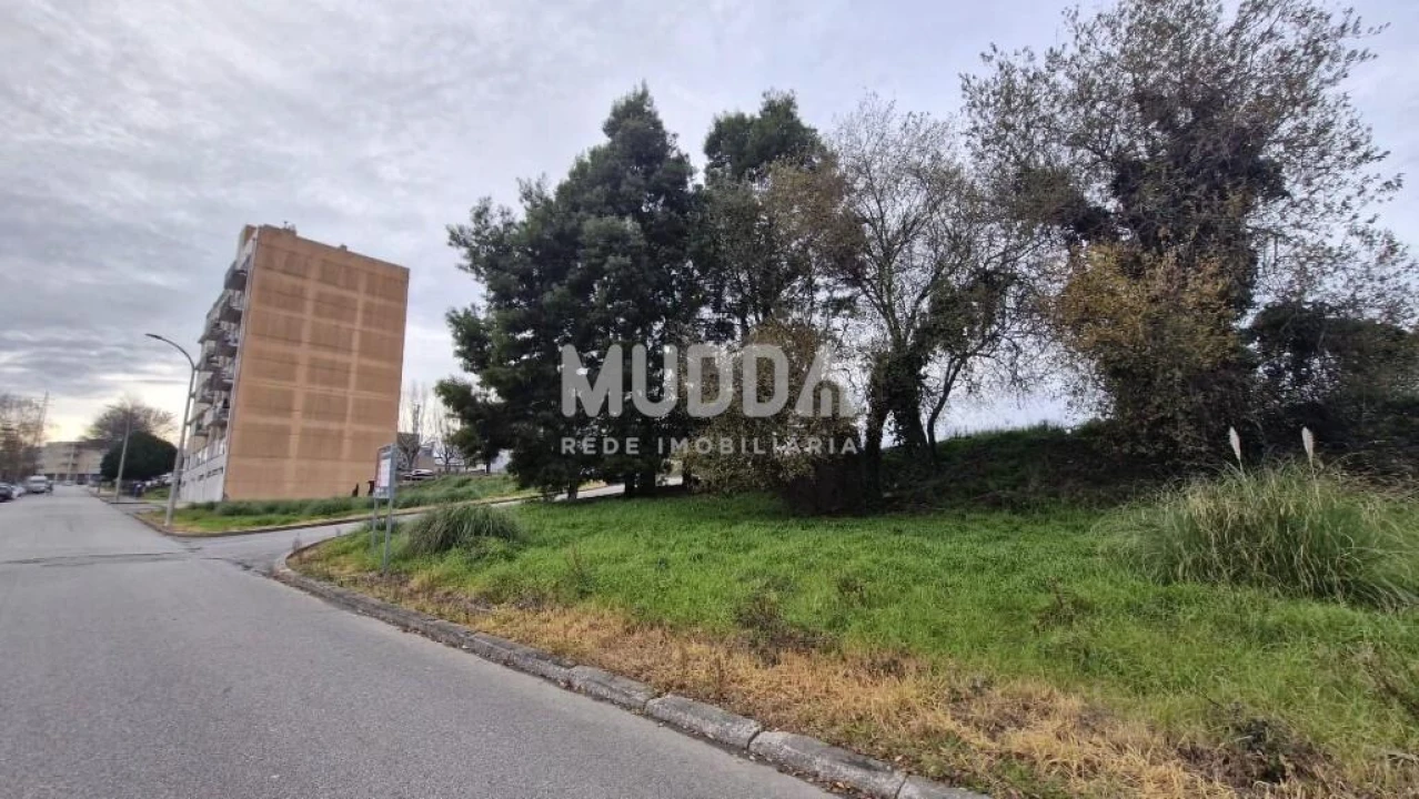 Terreno para Venda em São João da Madeira Foto 6