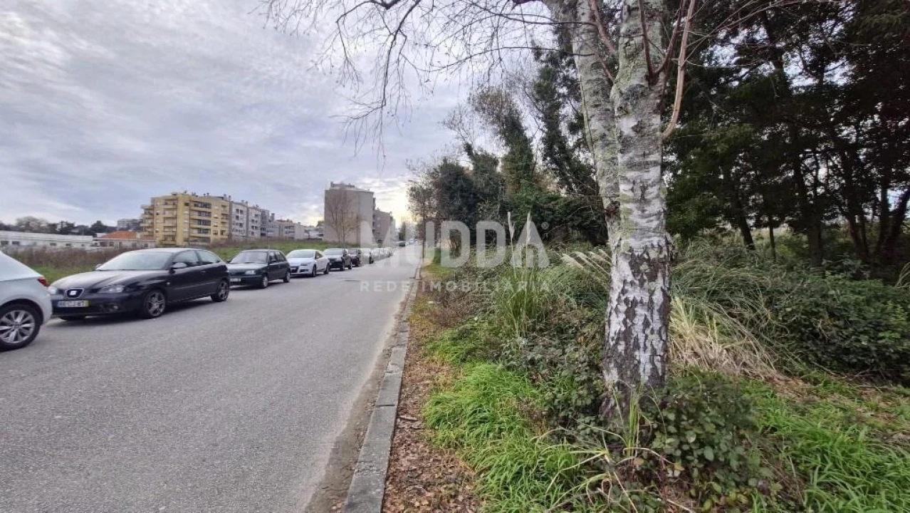 Terreno para Venda em São João da Madeira Foto 12