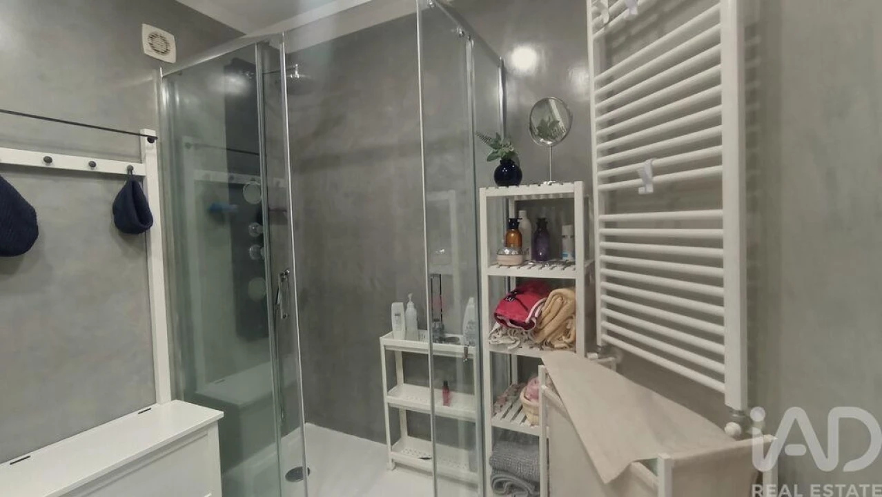 Apartamento T5 para Venda em Valado dos Frades Foto 11