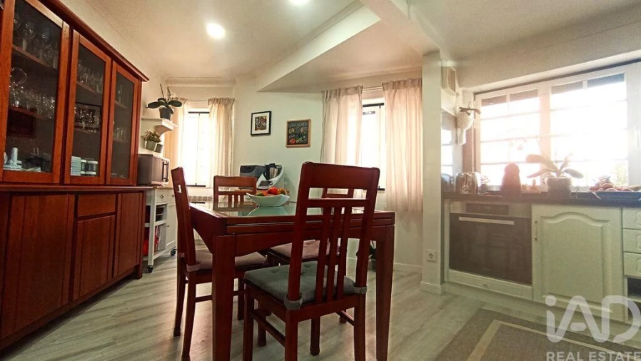 Apartamento T5 para Venda em Valado dos Frades Foto 4