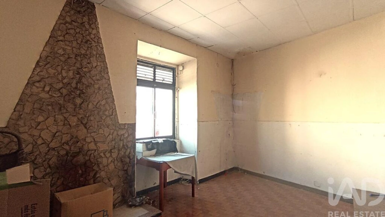 Apartamento T5 para Venda em Valado dos Frades Foto 16