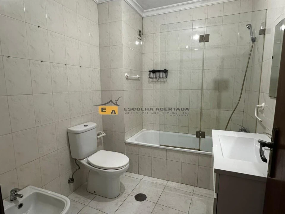 Apartamento T2 para Venda em Rio Tinto Foto 11