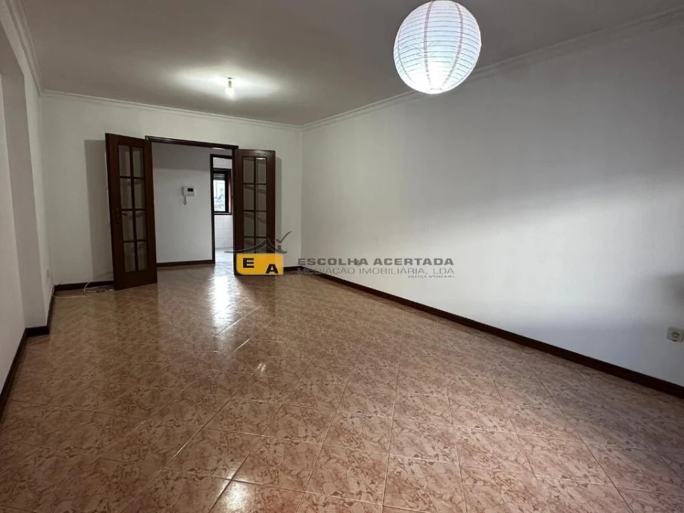 Apartamento T2 para Venda em Rio Tinto Foto 3
