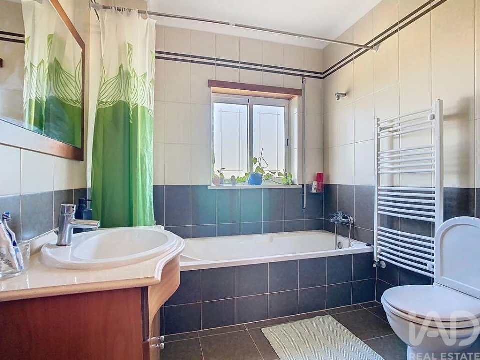 Moradia T4 para Venda em Vieira de Leiria Foto 24