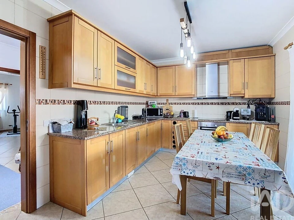 Moradia T4 para Venda em Vieira de Leiria Foto 6