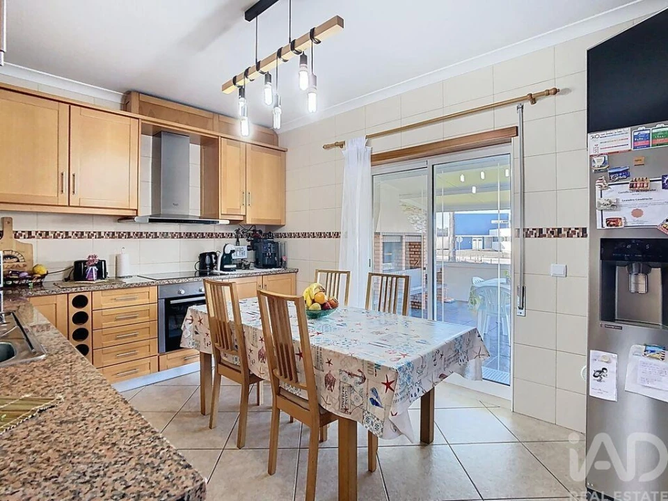 Moradia T4 para Venda em Vieira de Leiria Foto 7