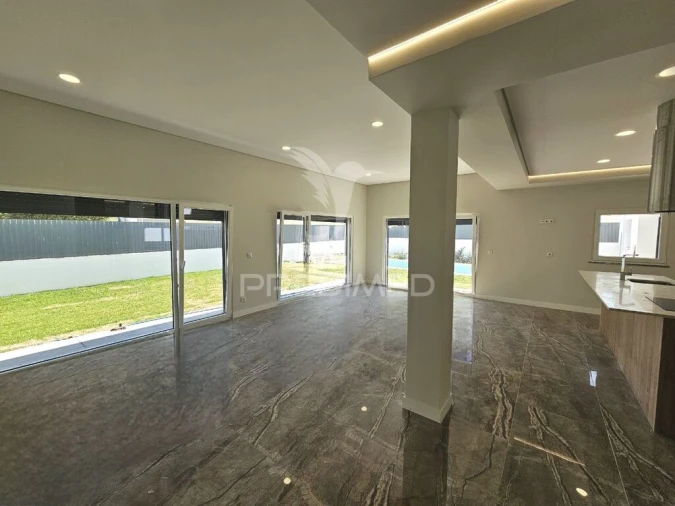 Moradia T5 para Venda em Azeitão (São Lourenço e São Simão) Foto 9