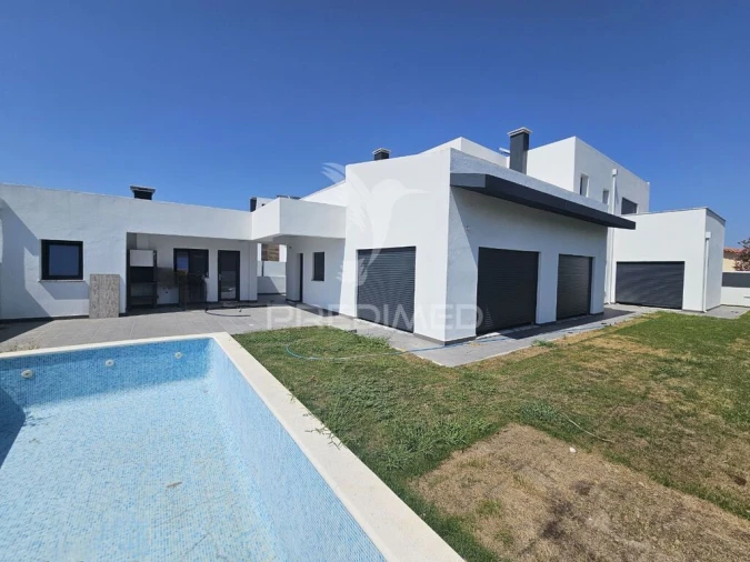 Moradia T5 para Venda em Azeitão (São Lourenço e São Simão) Foto 1