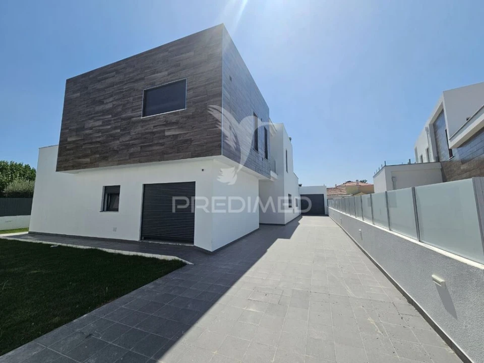 Moradia T5 para Venda em Azeitão (São Lourenço e São Simão) Foto 3