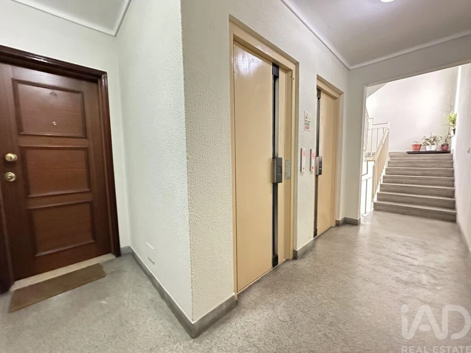 Apartamento T3 para Venda em Arcozelo Foto 5