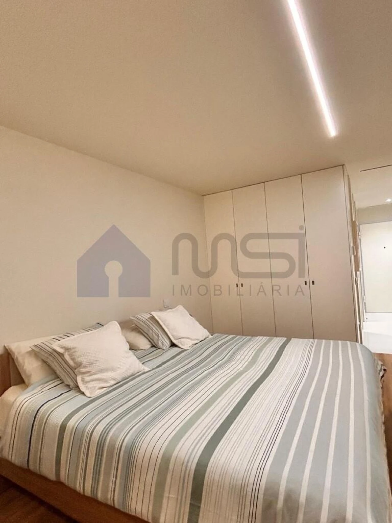 Apartamento T1 para Arrendamento em Madalena Foto 13