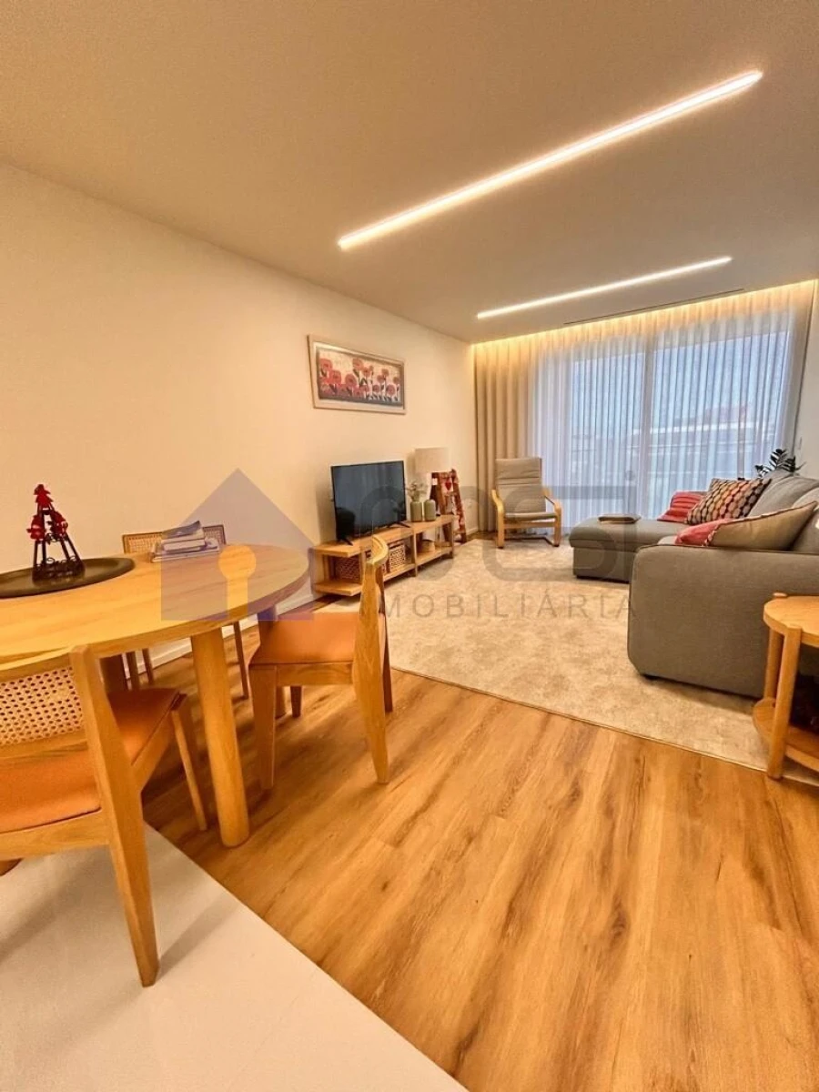 Apartamento T1 para Arrendamento em Madalena Foto 4
