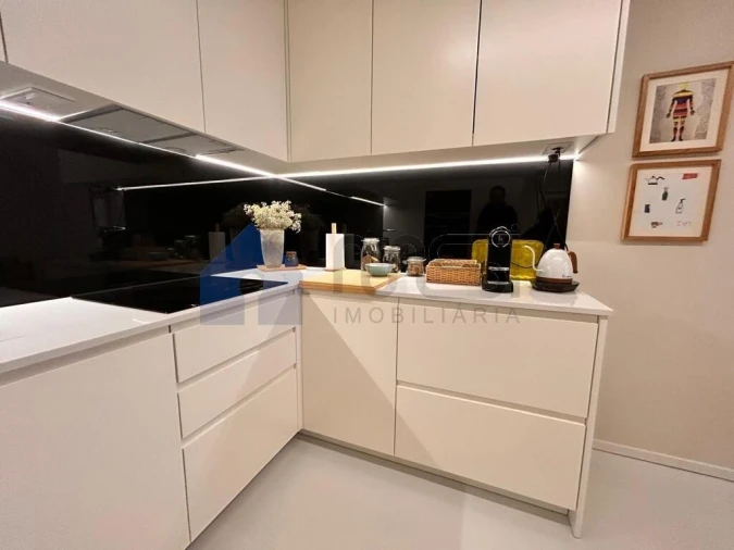 Apartamento T1 para Arrendamento em Madalena Foto 7