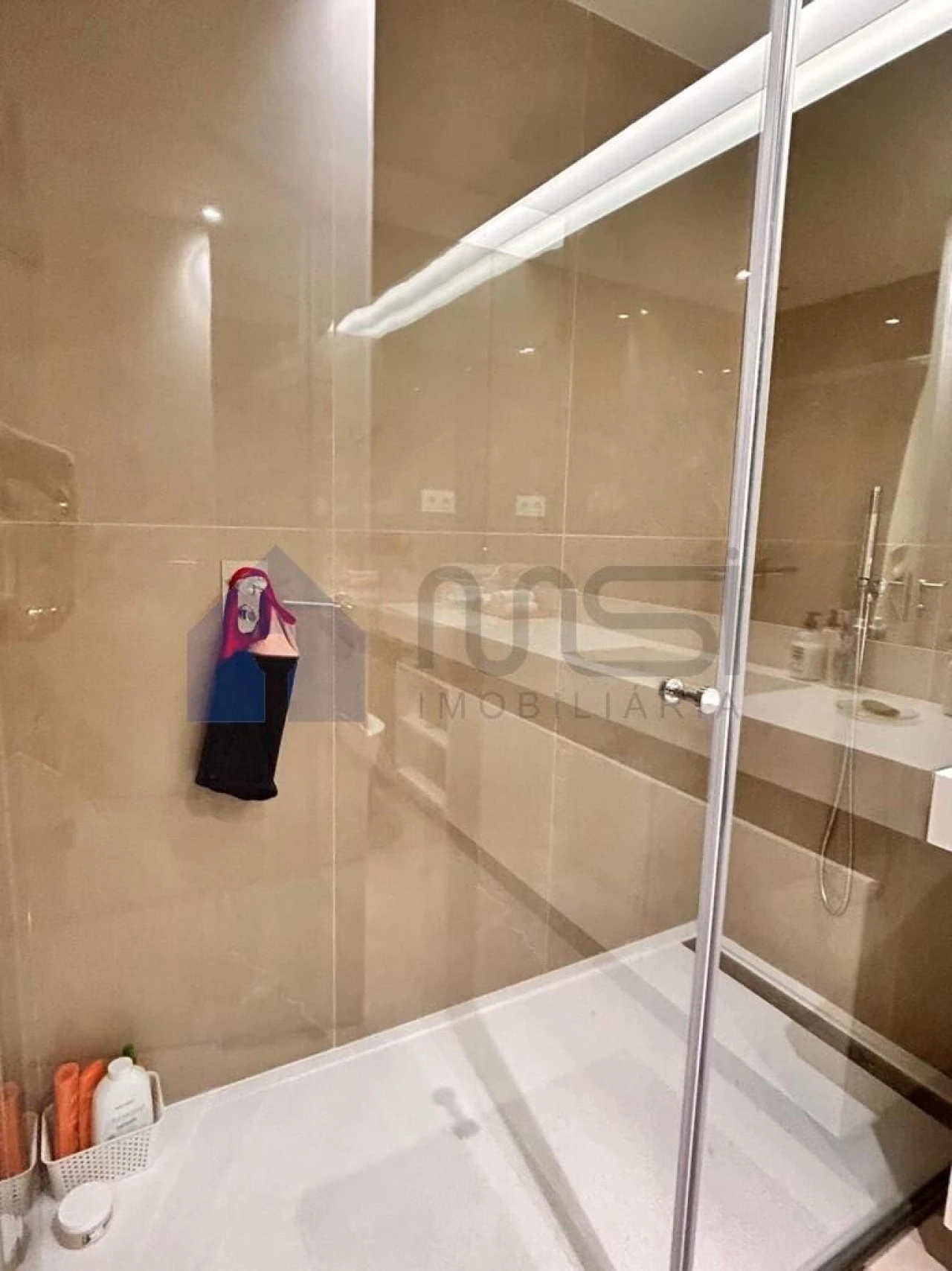 Apartamento T1 para Arrendamento em Madalena Foto 15