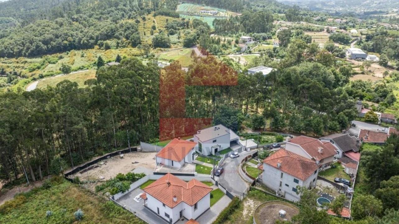 Moradia T3 para Venda em Escariz (São Mamede) e Escariz (São Martinho) Foto 37