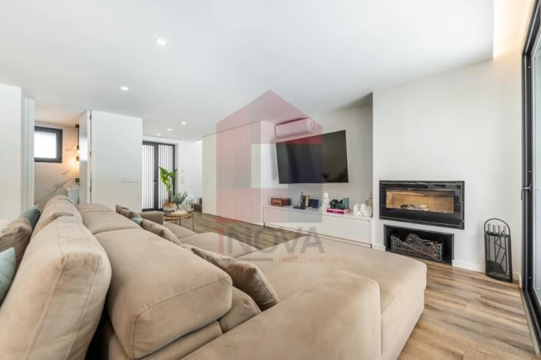 Moradia T3 para Venda em Escariz (São Mamede) e Escariz (São Martinho) Foto 8