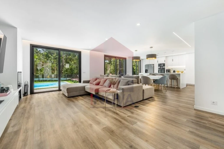 Moradia T3 para Venda em Escariz (São Mamede) e Escariz (São Martinho) Foto 4