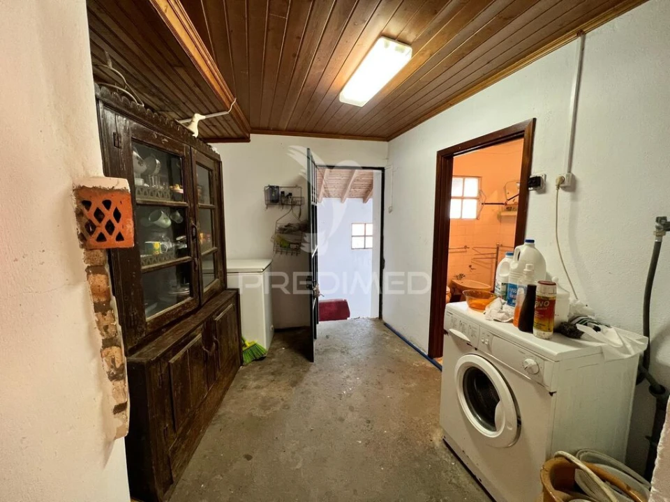 Moradia T6 para Venda em Candoso e Carvalho de Egas Foto 12