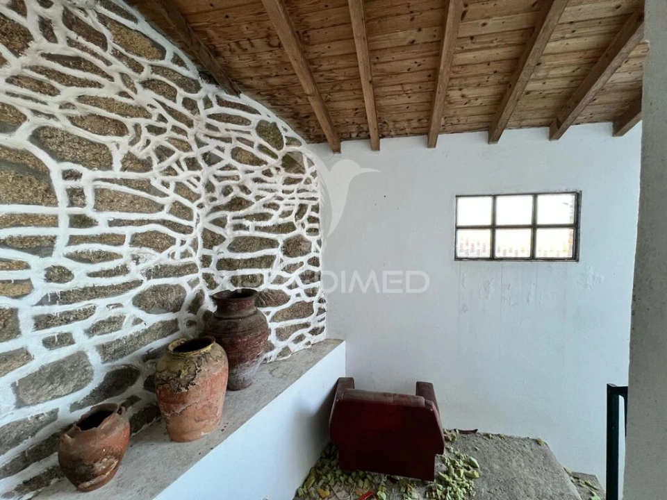 Moradia T6 para Venda em Candoso e Carvalho de Egas Foto 13