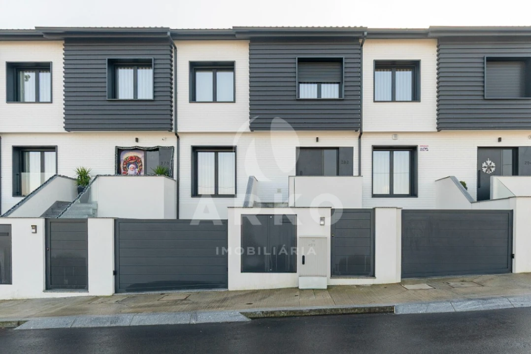 Moradia T3 para Venda em Campo e Sobrado Foto 1