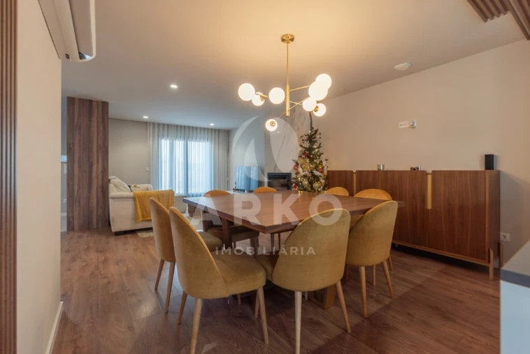 Moradia T3 para Venda em Campo e Sobrado Foto 8