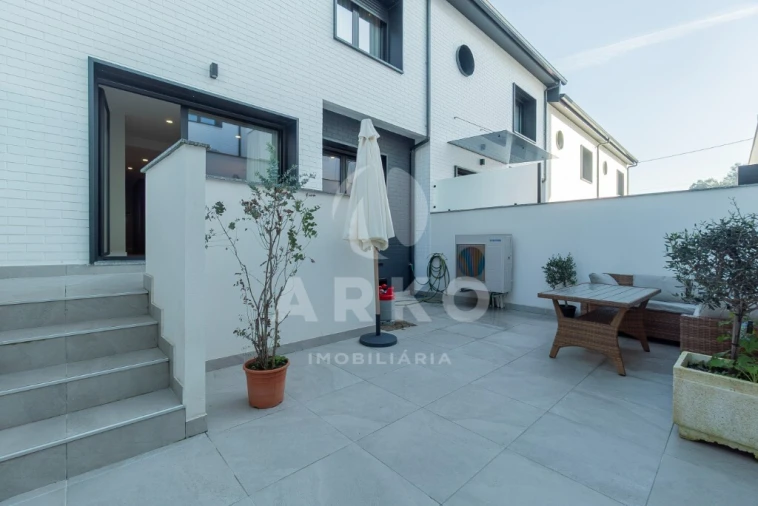 Moradia T3 para Venda em Campo e Sobrado Foto 28