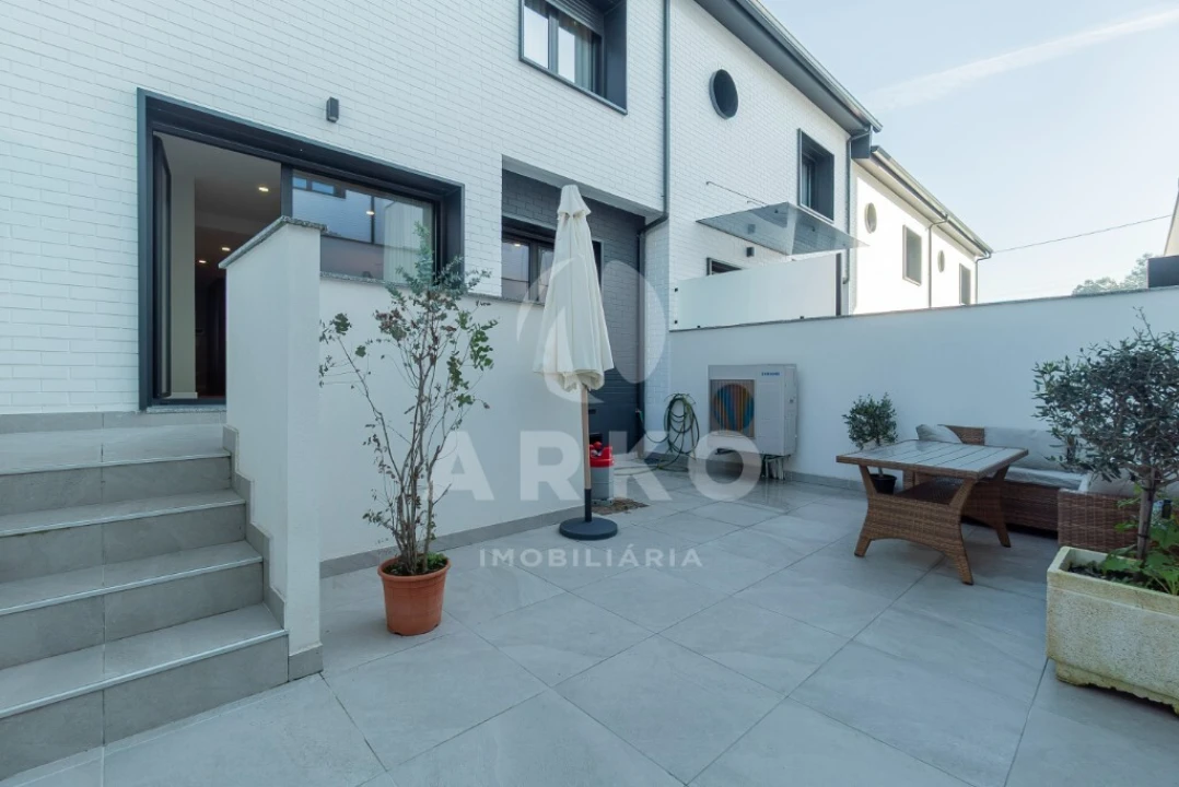 Moradia T3 para Venda em Campo e Sobrado Foto 28