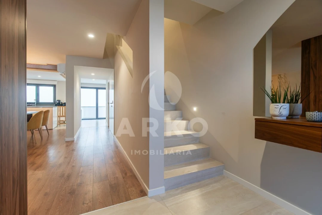 Moradia T3 para Venda em Campo e Sobrado Foto 3