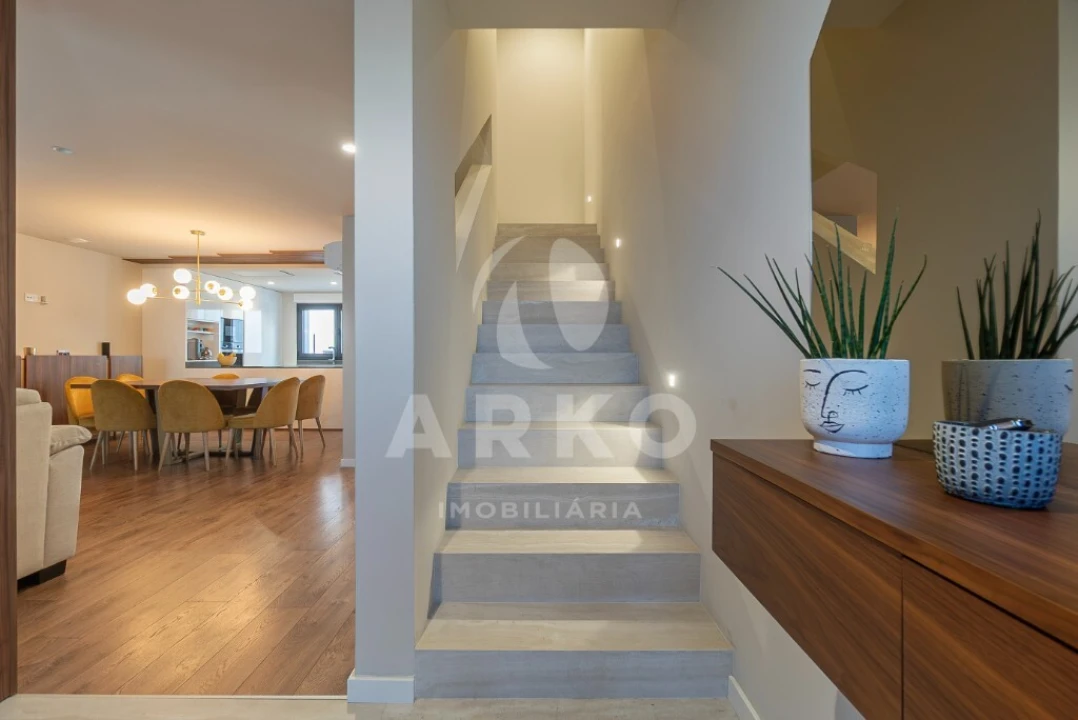 Moradia T3 para Venda em Campo e Sobrado Foto 2