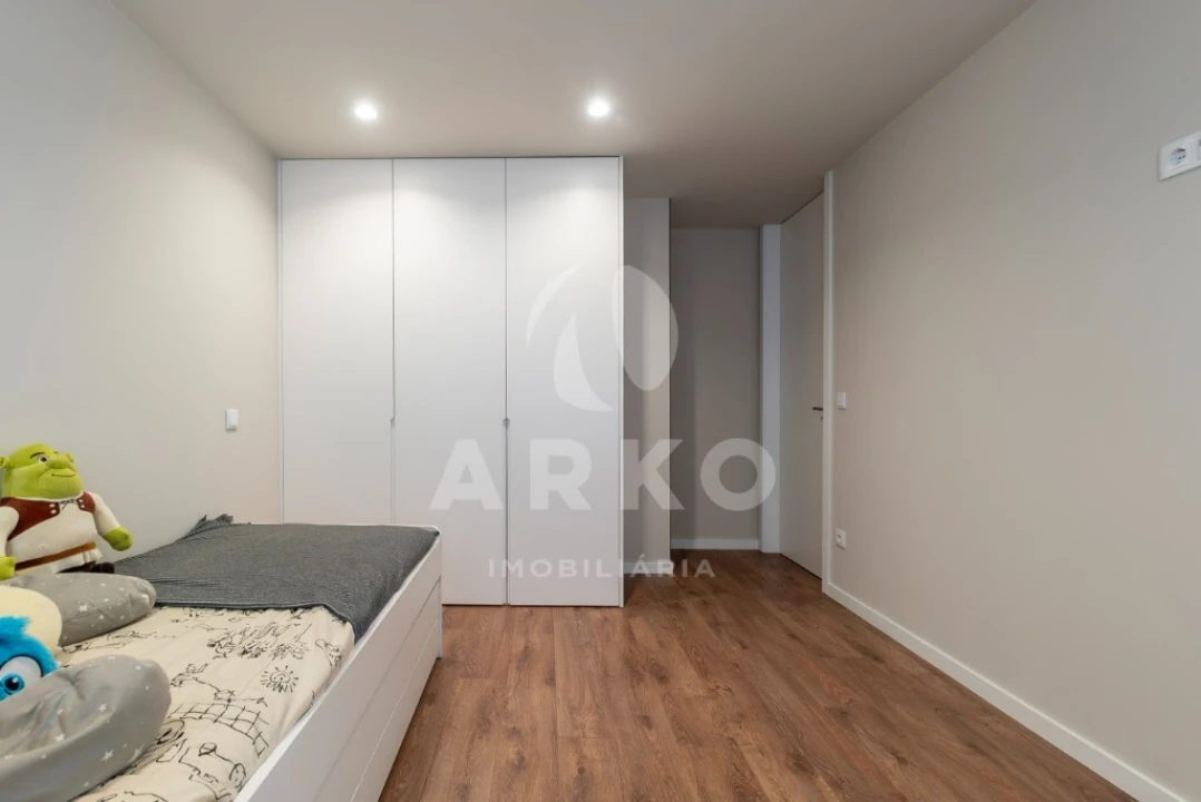 Moradia T3 para Venda em Campo e Sobrado Foto 21