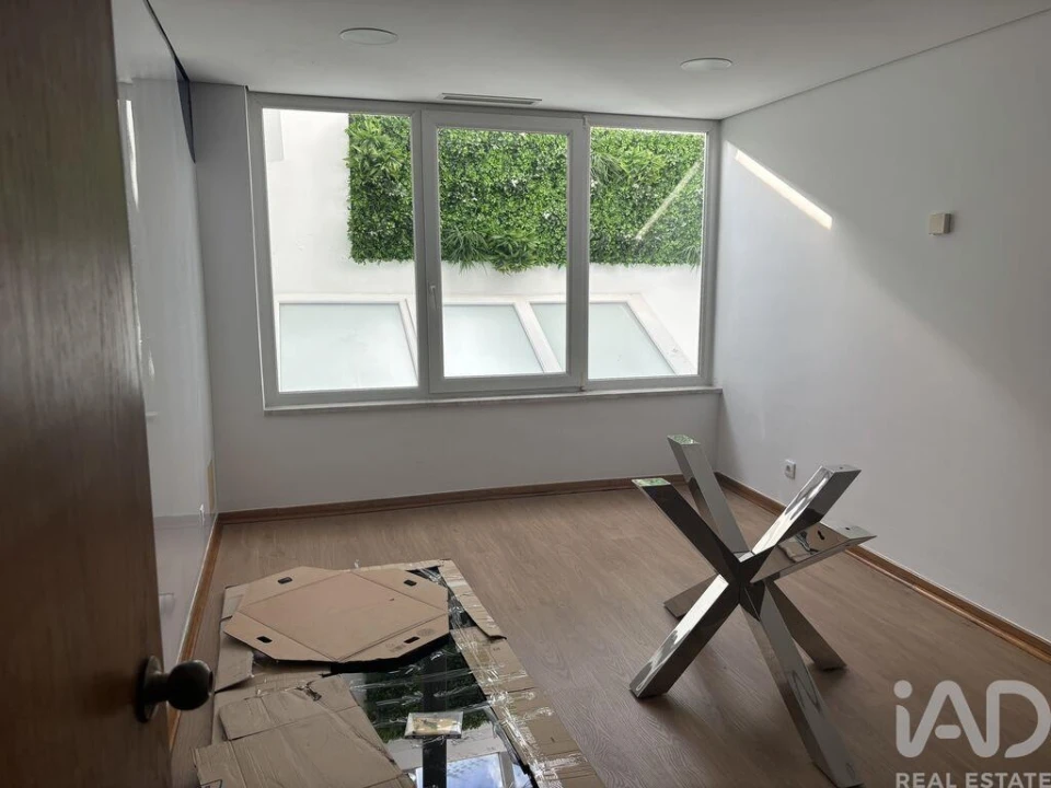 Escritório para Arrendamento em Santa Maria Maior Foto 8