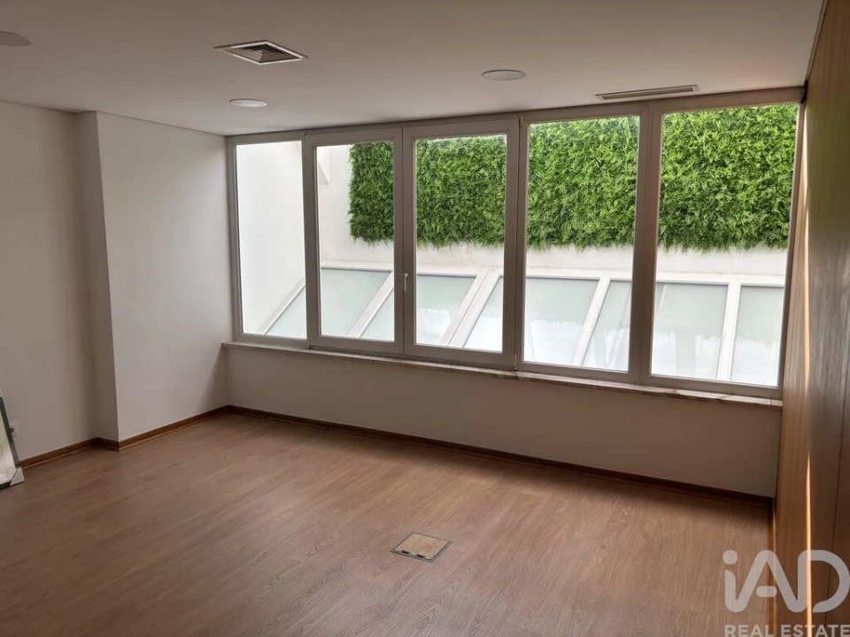 Escritório para Arrendamento em Santa Maria Maior Foto 1