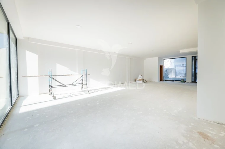 Loja para Venda em Arco de Baúlhe e Vila Nune Foto 8