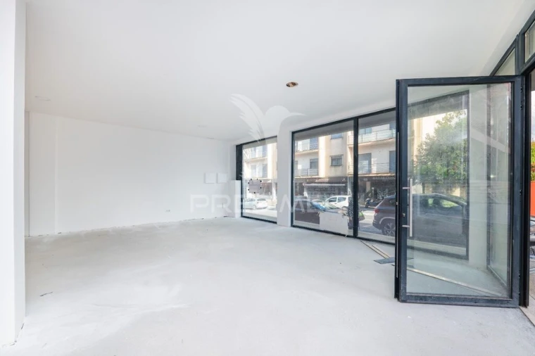 Loja para Venda em Arco de Baúlhe e Vila Nune Foto 2