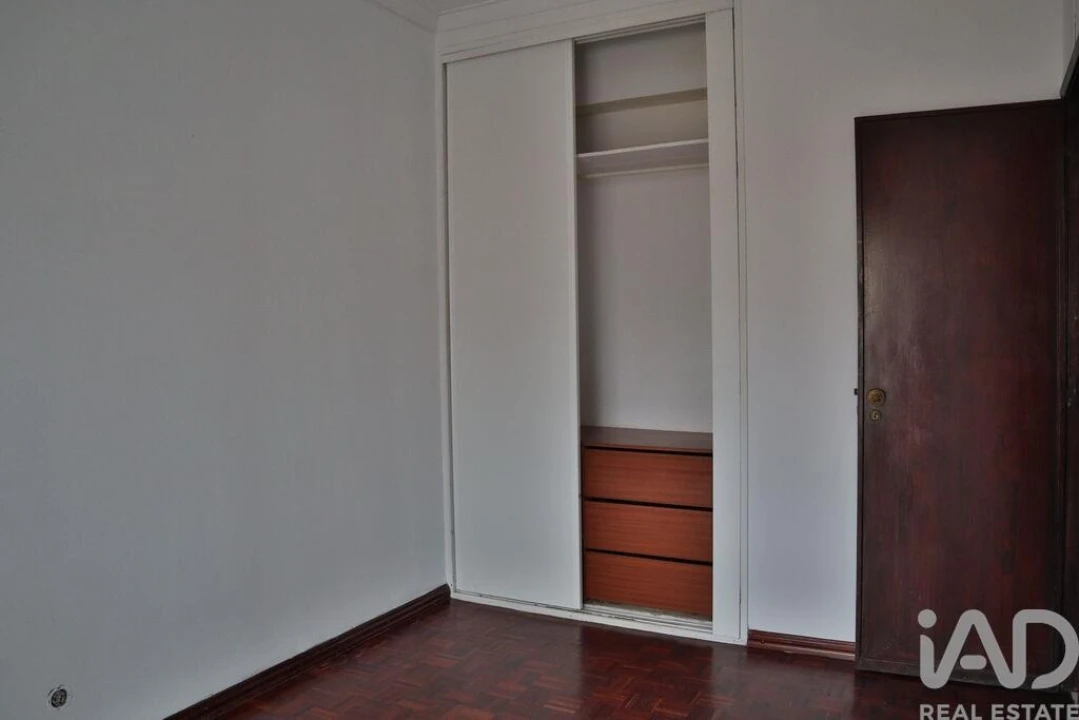 Apartamento T2 para Venda em Ramada e Caneças Foto 23