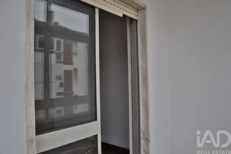 Apartamento T2 para Venda em Ramada e Caneças Foto 16