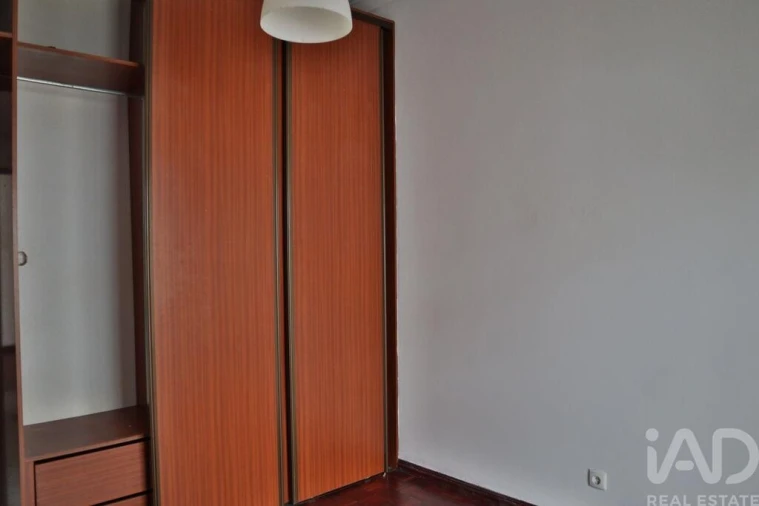 Apartamento T2 para Venda em Ramada e Caneças Foto 11