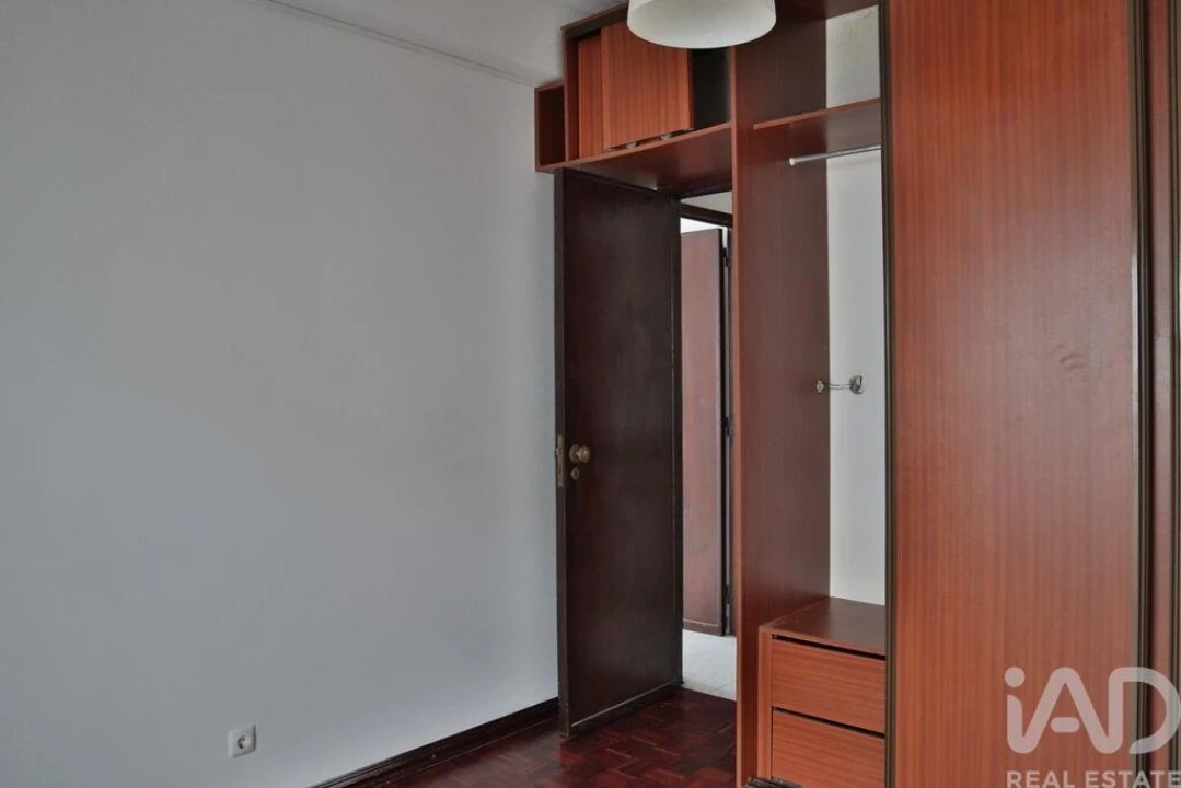 Apartamento T2 para Venda em Ramada e Caneças Foto 12