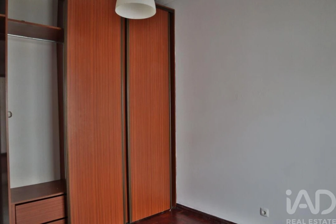 Apartamento T2 para Venda em Ramada e Caneças Foto 11