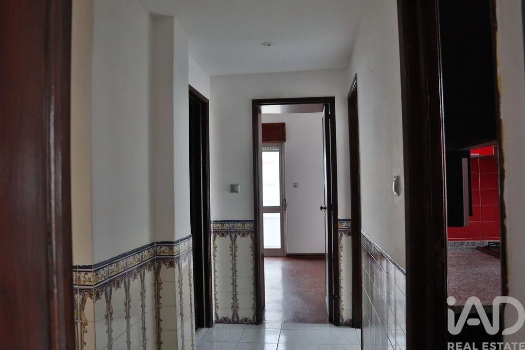 Apartamento T2 para Venda em Ramada e Caneças Foto 26