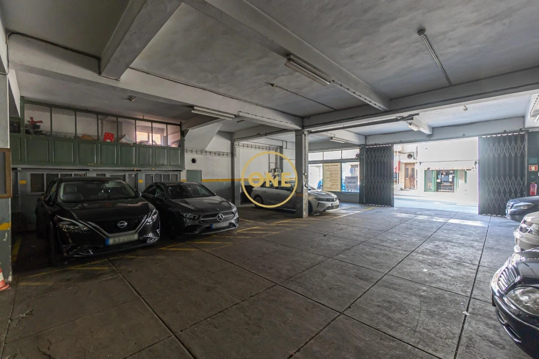 Armazém para Arrendamento em Paranhos Foto 16