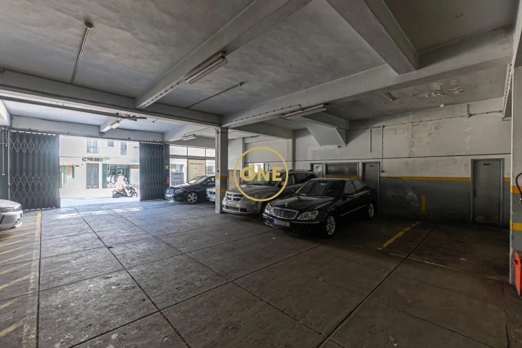 Armazém para Arrendamento em Paranhos Foto 15