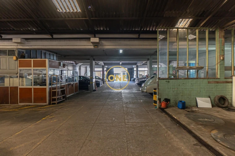 Armazém para Arrendamento em Paranhos Foto 11