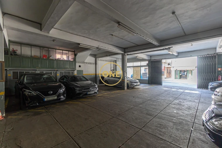 Armazém para Arrendamento em Paranhos Foto 16