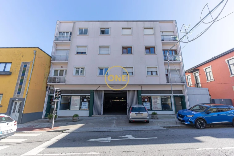 Armazém para Arrendamento em Paranhos Foto 20